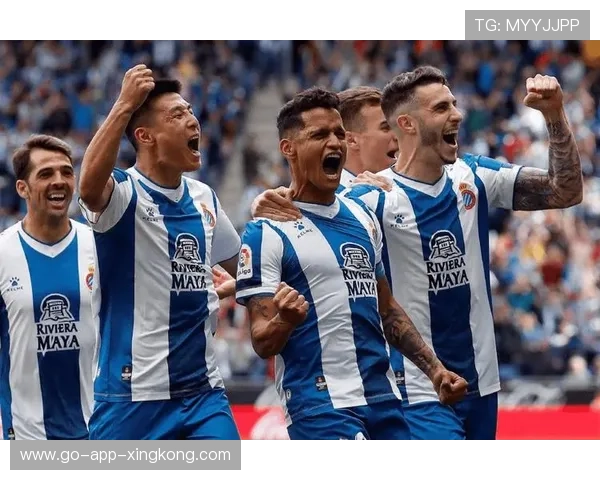 切尔西传切配合流畅，蓝军攻势犀利